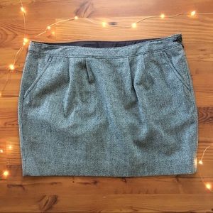 Tweed skirt with pockets
